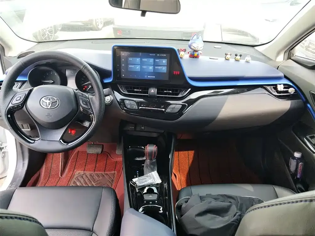 Toyota C-HR — фото 10