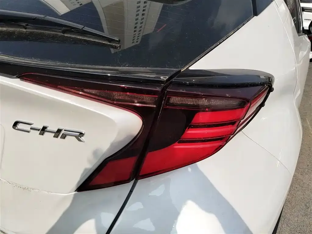 Toyota C-HR — фото 8