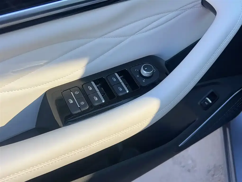 Geely Xingyue L 2023 из CN, фото 4