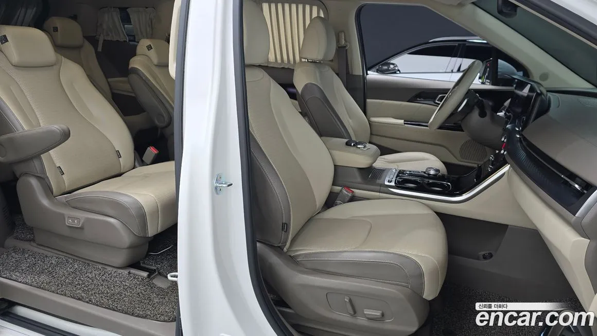 Kia Carnival — фото 10