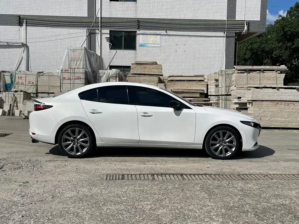Mazda 3 Axela 2021 из CN, фото 4