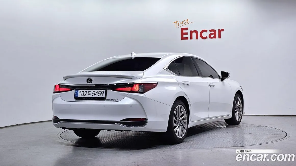 Lexus ES 2025 из KR, фото 2