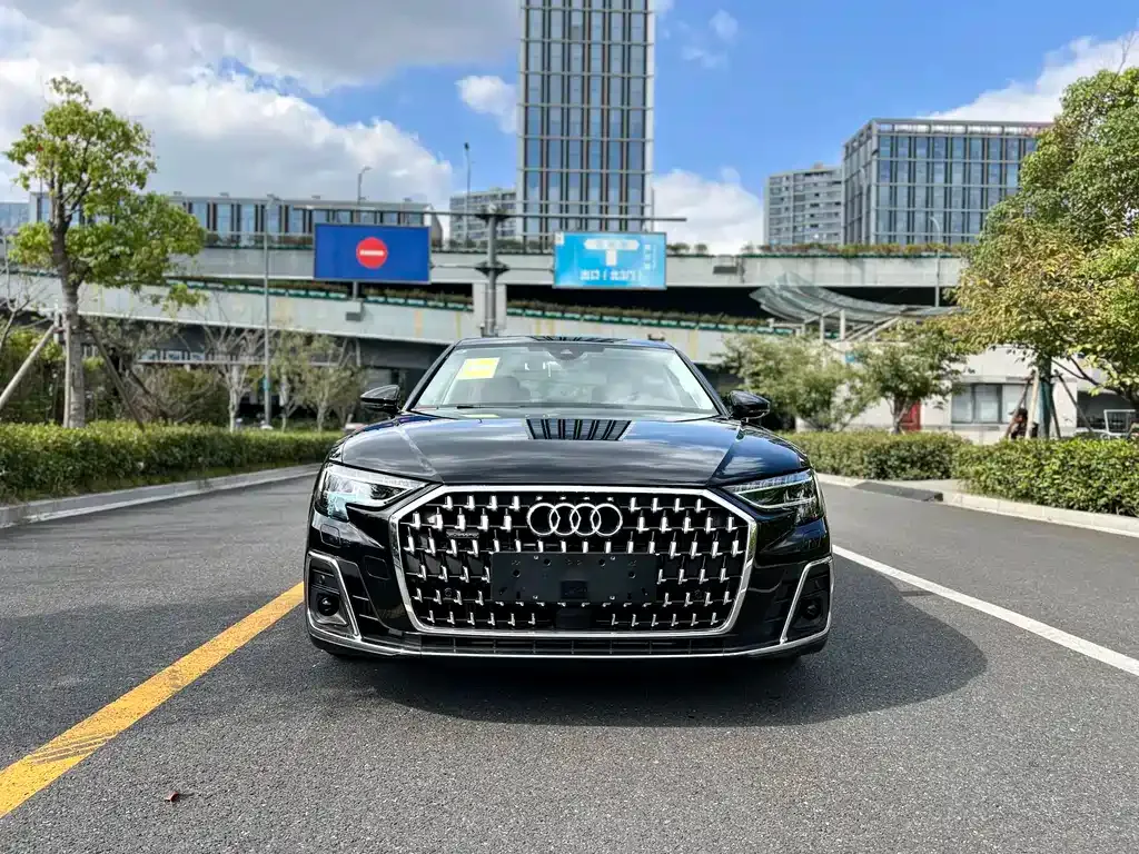 Audi A8 — фото 8