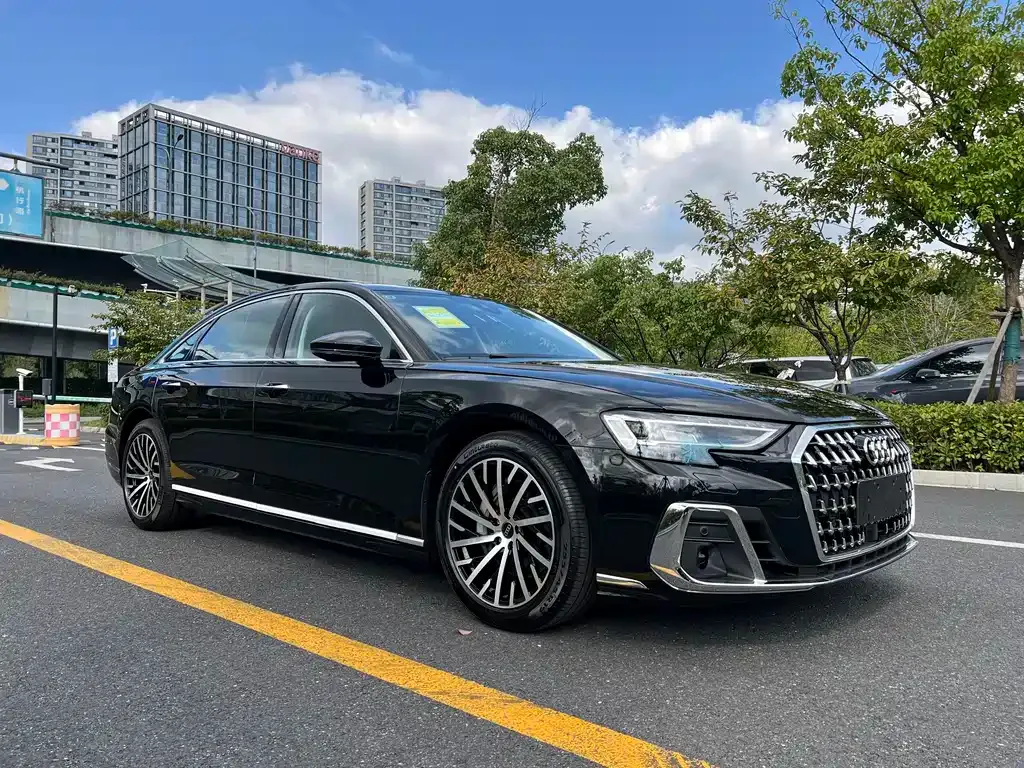 Audi A8 — фото 9