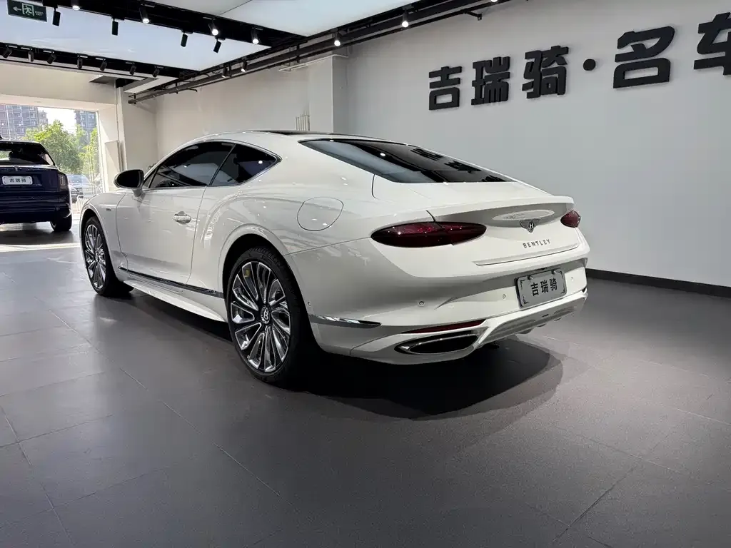 Bentley Continental PHEV 2025 из CN, фото 4