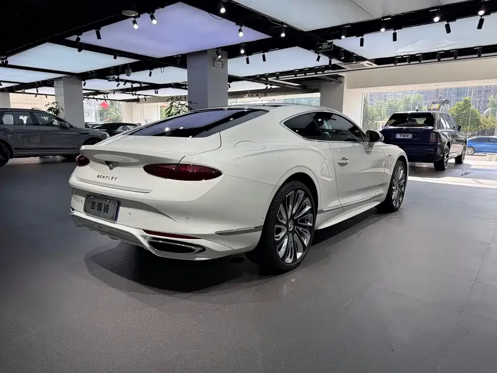 Bentley Continental PHEV 2025 из CN, фото 6