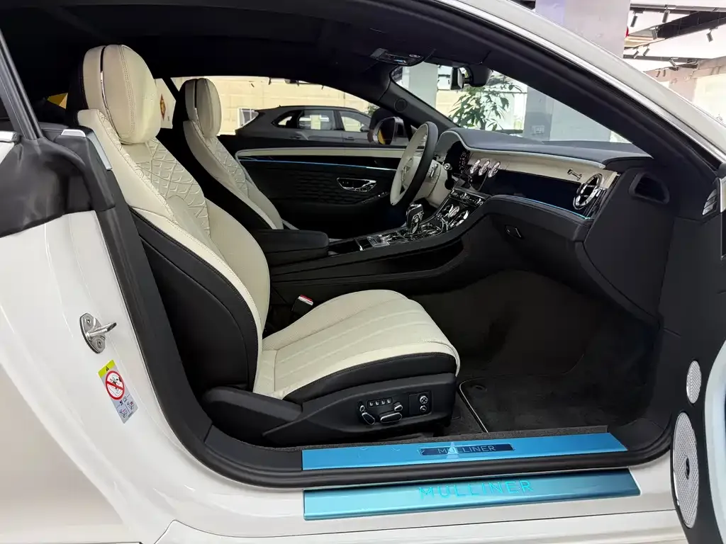 Bentley Continental PHEV 2025 из CN, фото 9