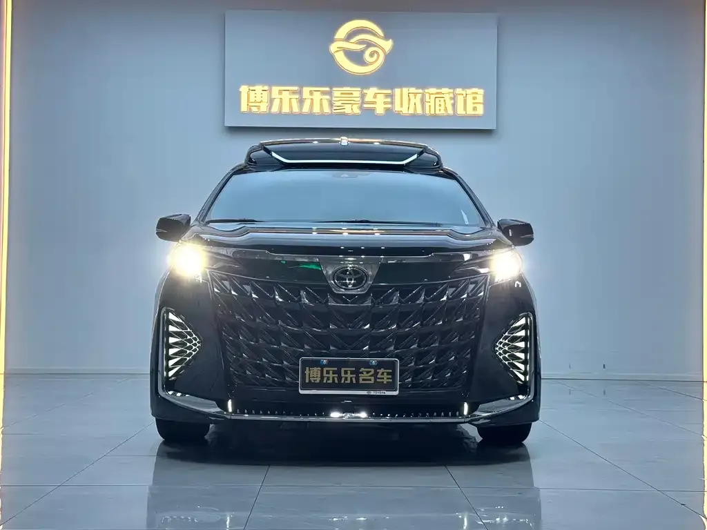 Toyota Sienna 2025 из CN, фото 2