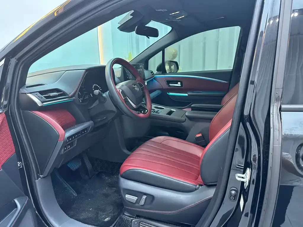 Toyota Sienna 2025 из CN, фото 7
