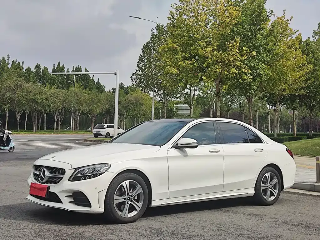 Mercedes-Benz C-Class — фото 1