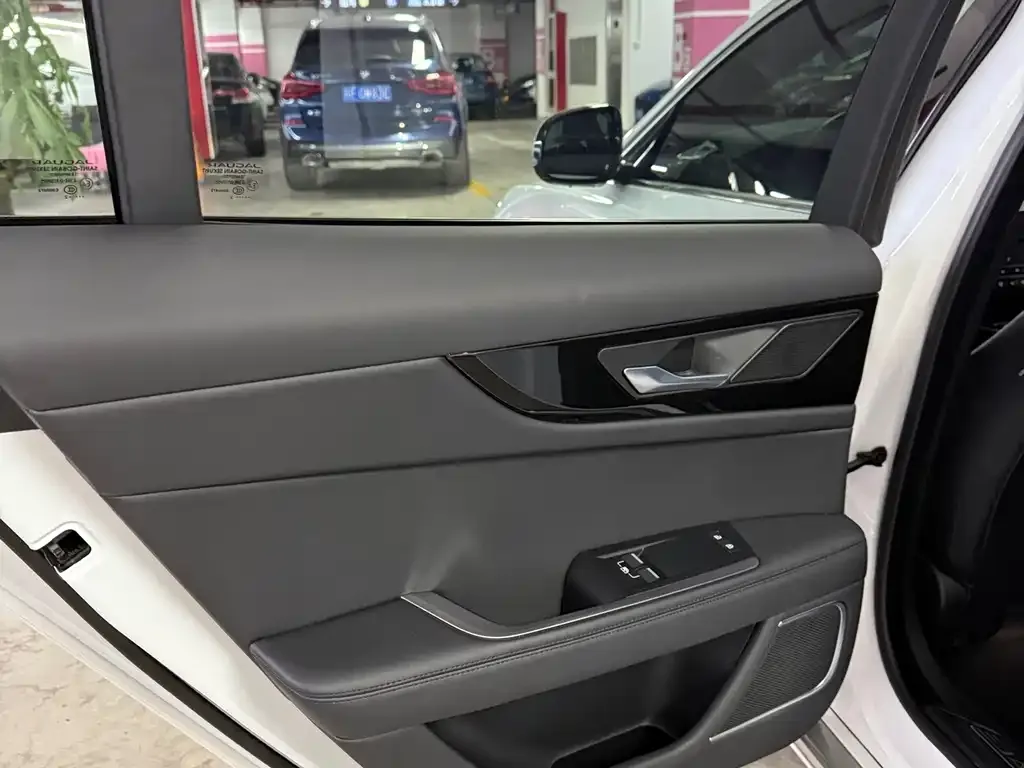 Jaguar XEL 2022 из CN, фото 8