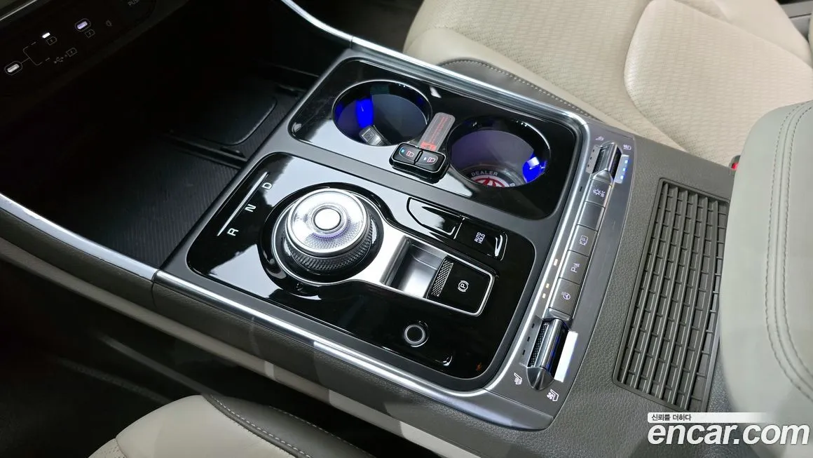 Kia Carnival — фото 9