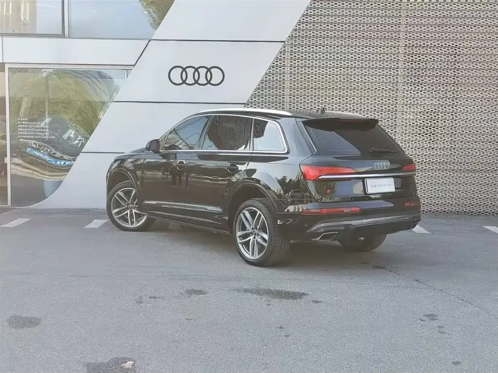 Audi Q7 — фото 5