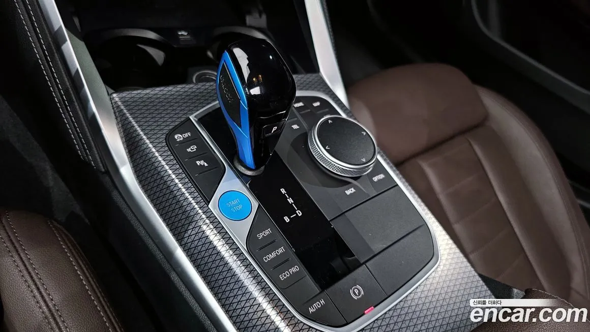 BMW i4 — фото 9