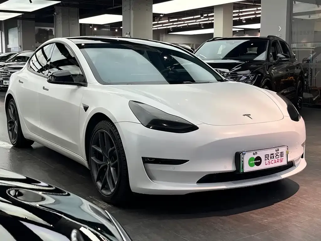 Tesla Model 3 — фото 3