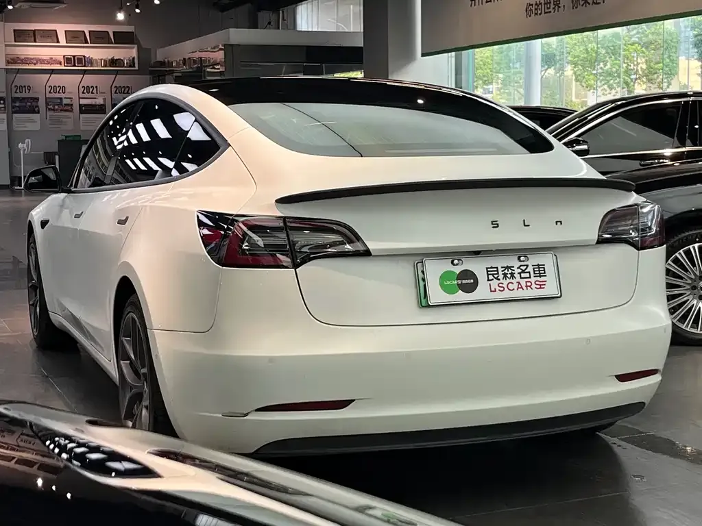 Tesla Model 3 — фото 4