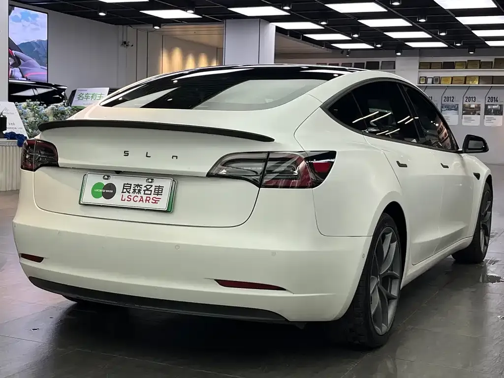 Tesla Model 3 — фото 6