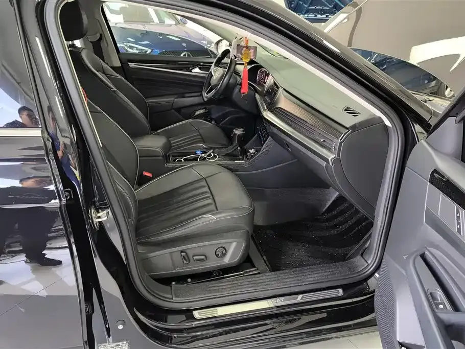 Volkswagen Passat 2022 из CN, фото 8