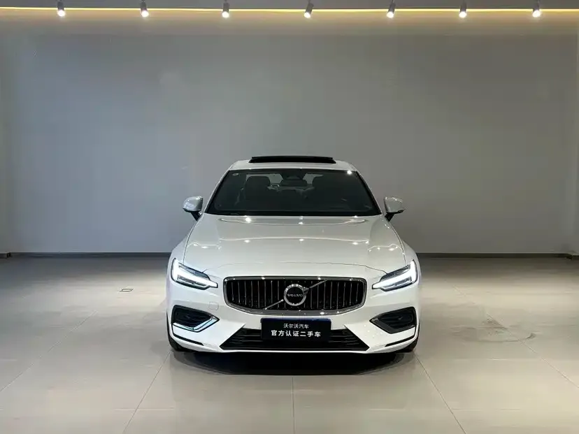 Volvo S60 — фото 2