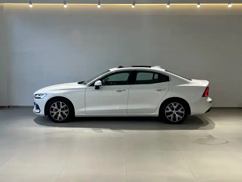 Volvo S60 — фото 3