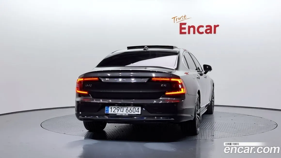 Volvo S90 2023 из KR, фото 4