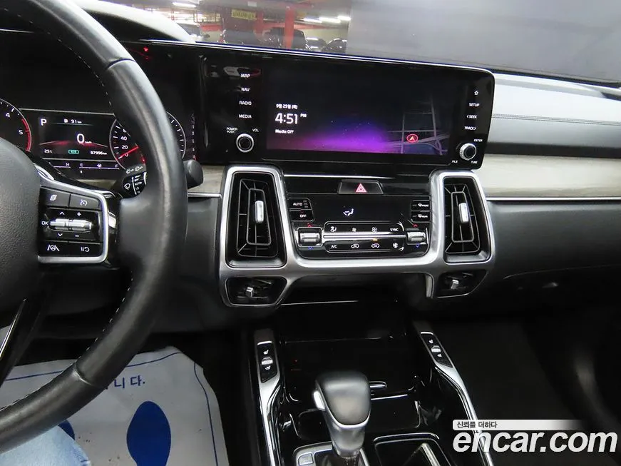 Kia Sorento — фото 10