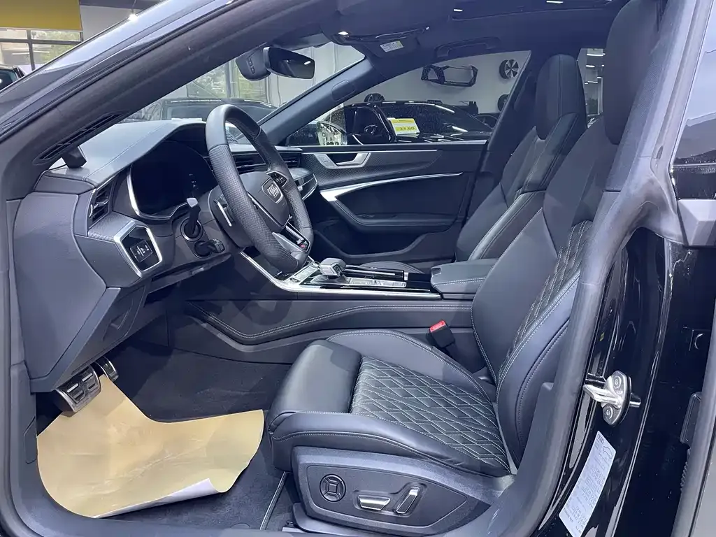 Audi A7 2023 из CN, фото 9