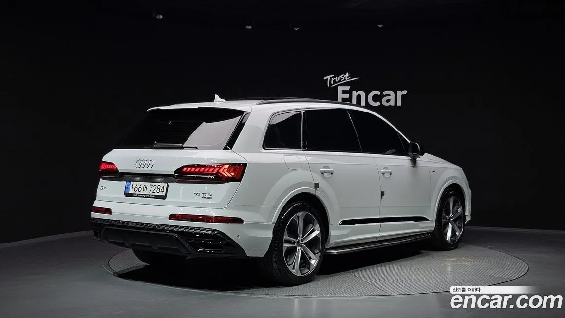 Audi Q7 2022 из KR, фото 2