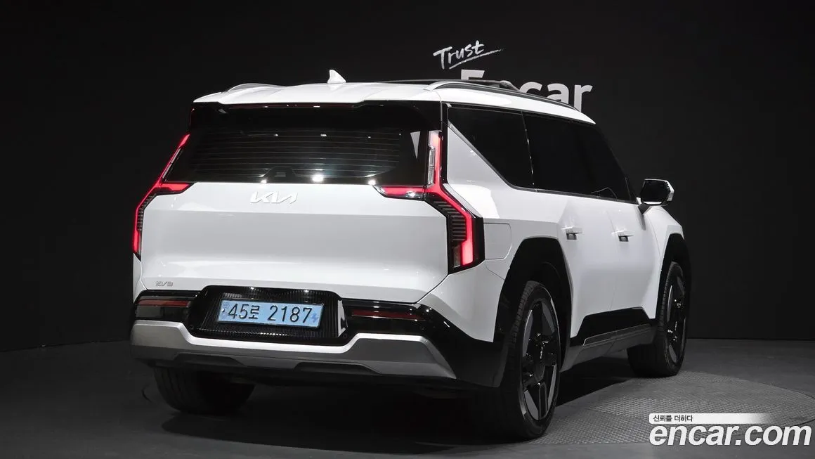 Kia EV9 2024 из KR, фото 2