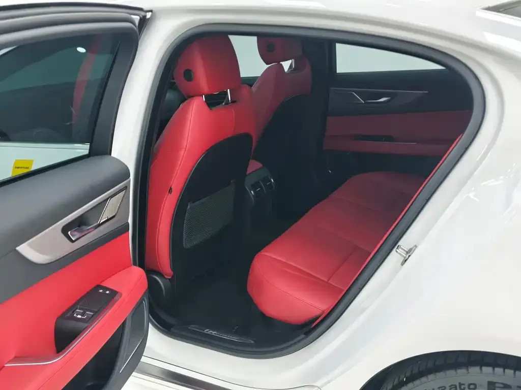 Jaguar XEL 2024 из CN, фото 8