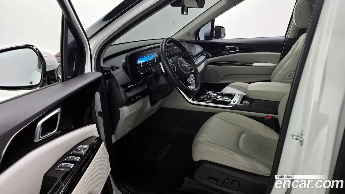 Kia Carnival — фото 10