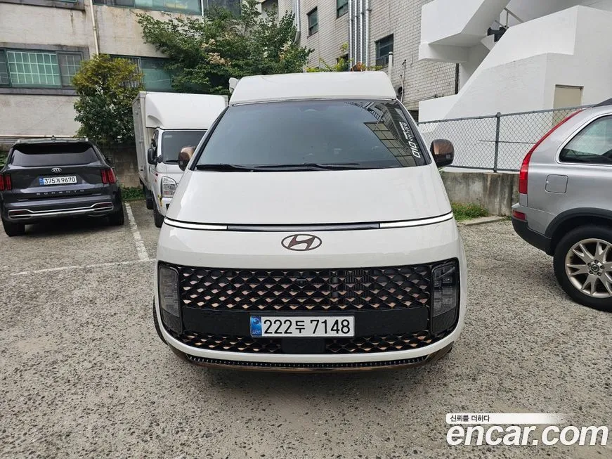 Hyundai Staria