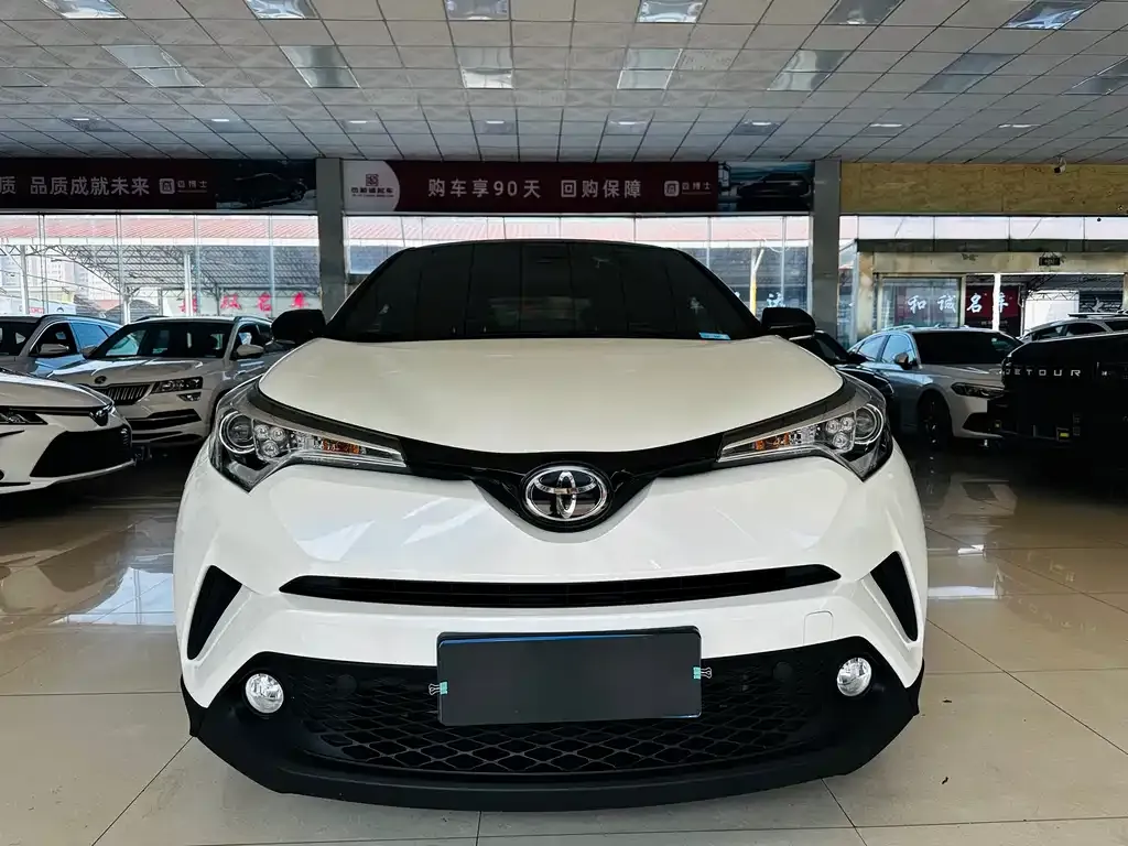 Toyota C-HR — фото 2