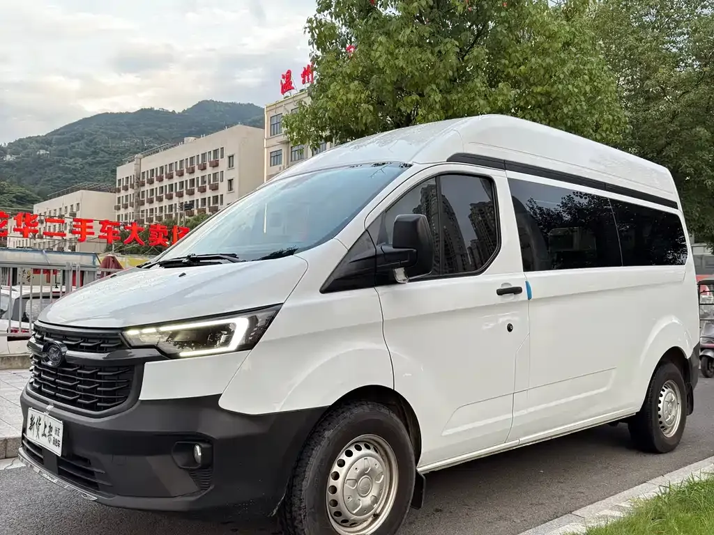Ford Transit 2023 из CN, фото 1