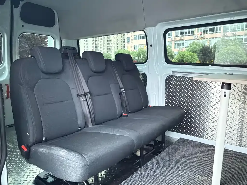 Ford Transit 2023 из CN, фото 8