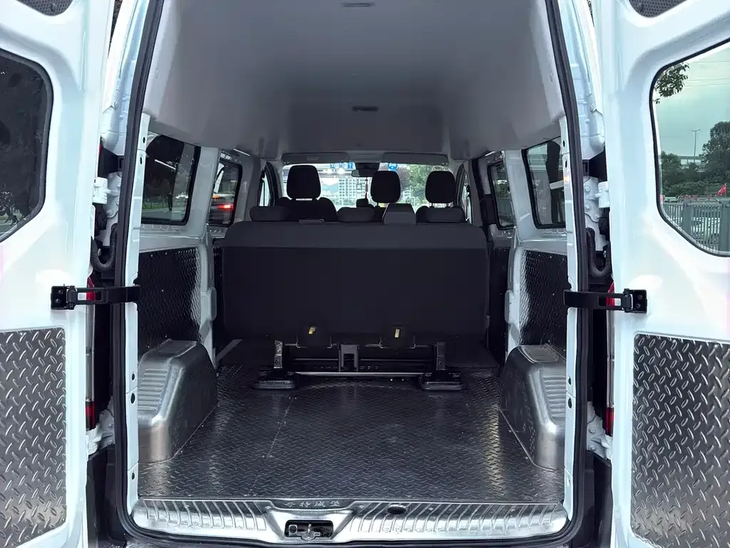 Ford Transit 2023 из CN, фото 9