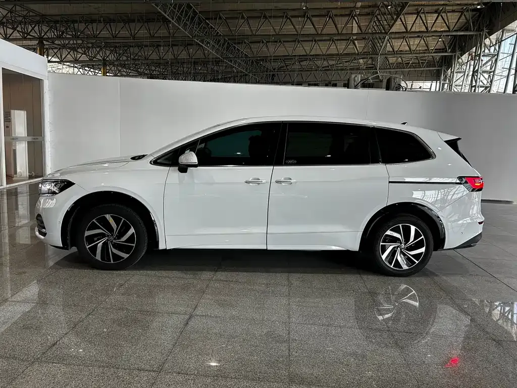 Volkswagen Viloran 2023 из CN, фото 2