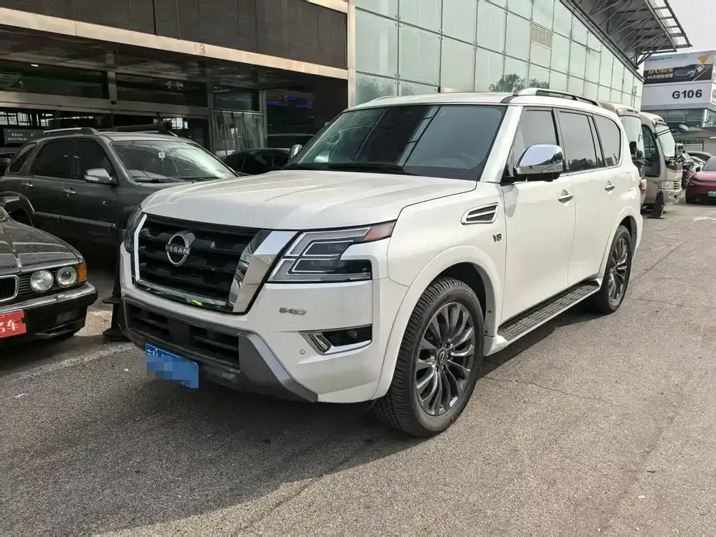 Nissan Patrol 2022 из CN, фото 1