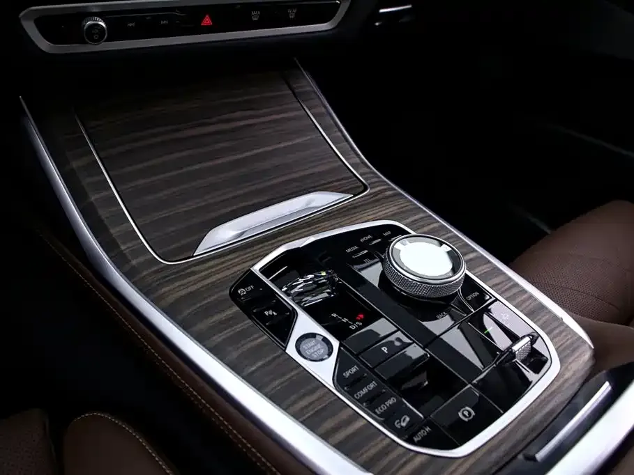 BMW X7 — фото 9