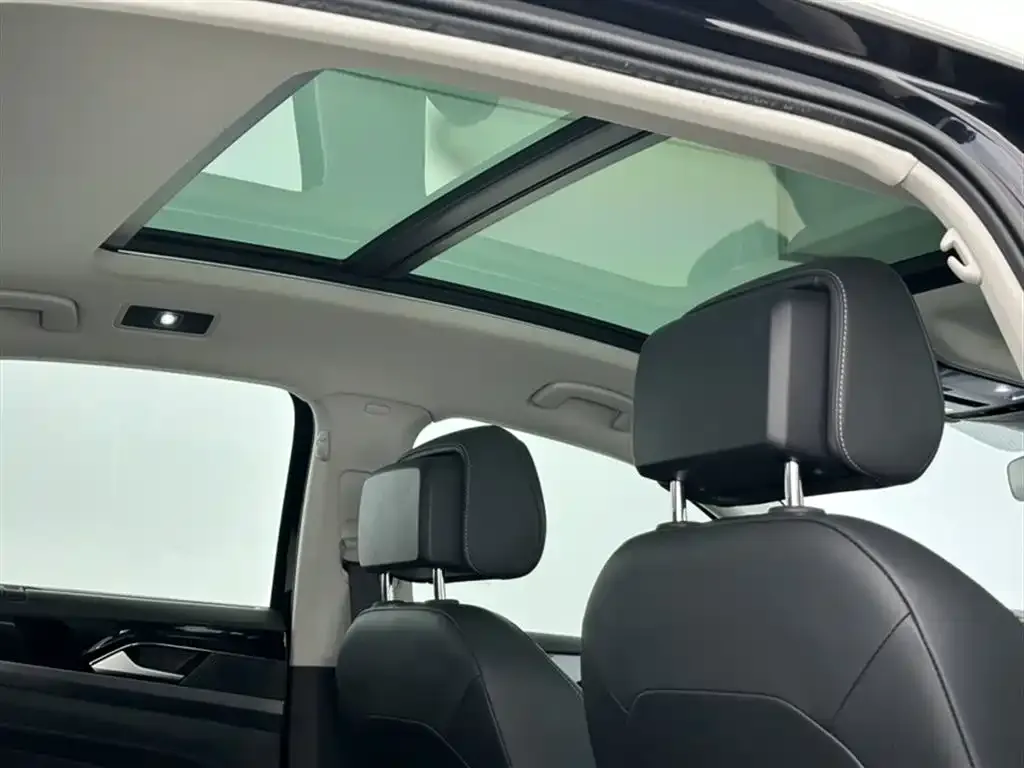 Volkswagen Passat 2022 из CN, фото 10