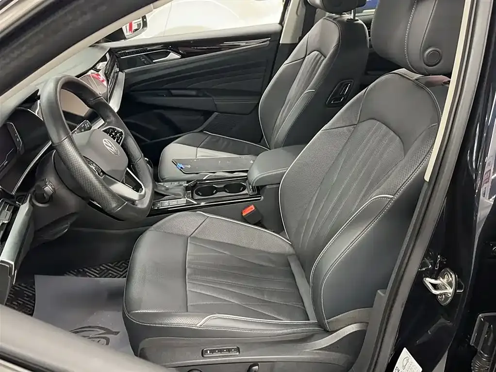 Volkswagen Passat 2022 из CN, фото 4