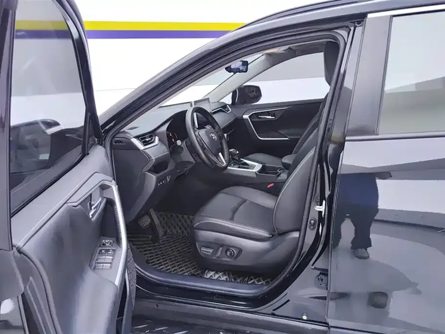 Toyota RAV4 2022 из CN, фото 9