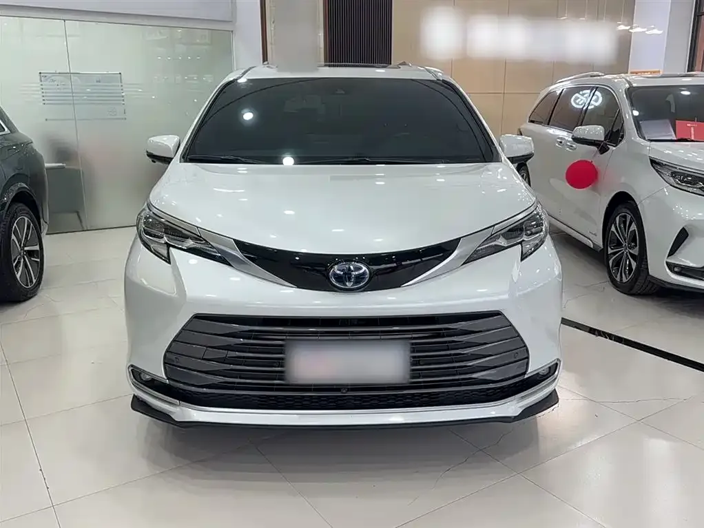 Toyota Sienna 2022 из CN, фото 3
