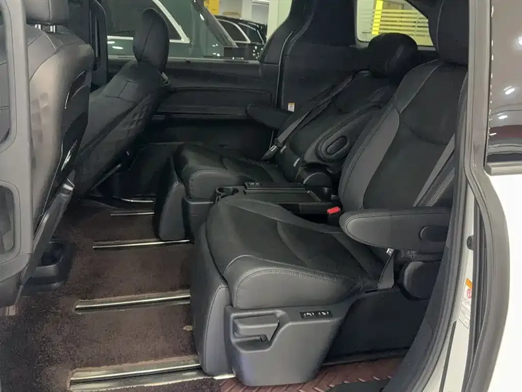 Toyota Sienna 2022 из CN, фото 8