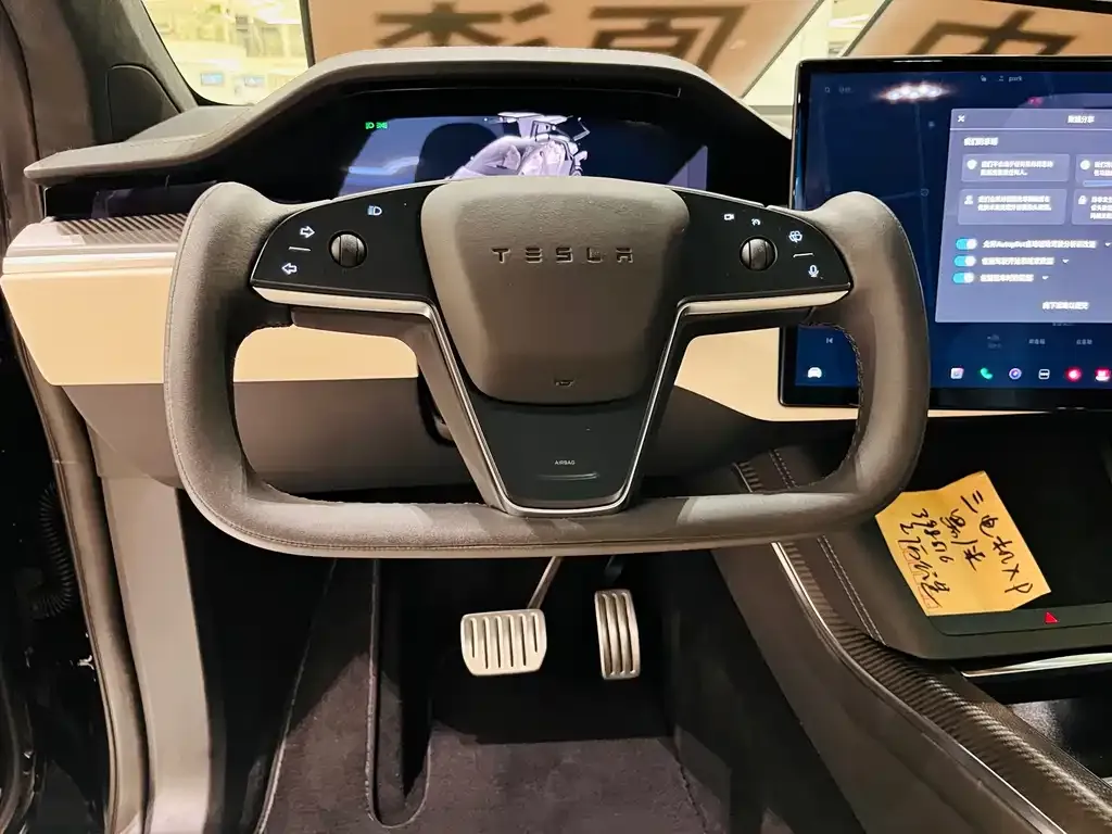 Tesla Model X — фото 8