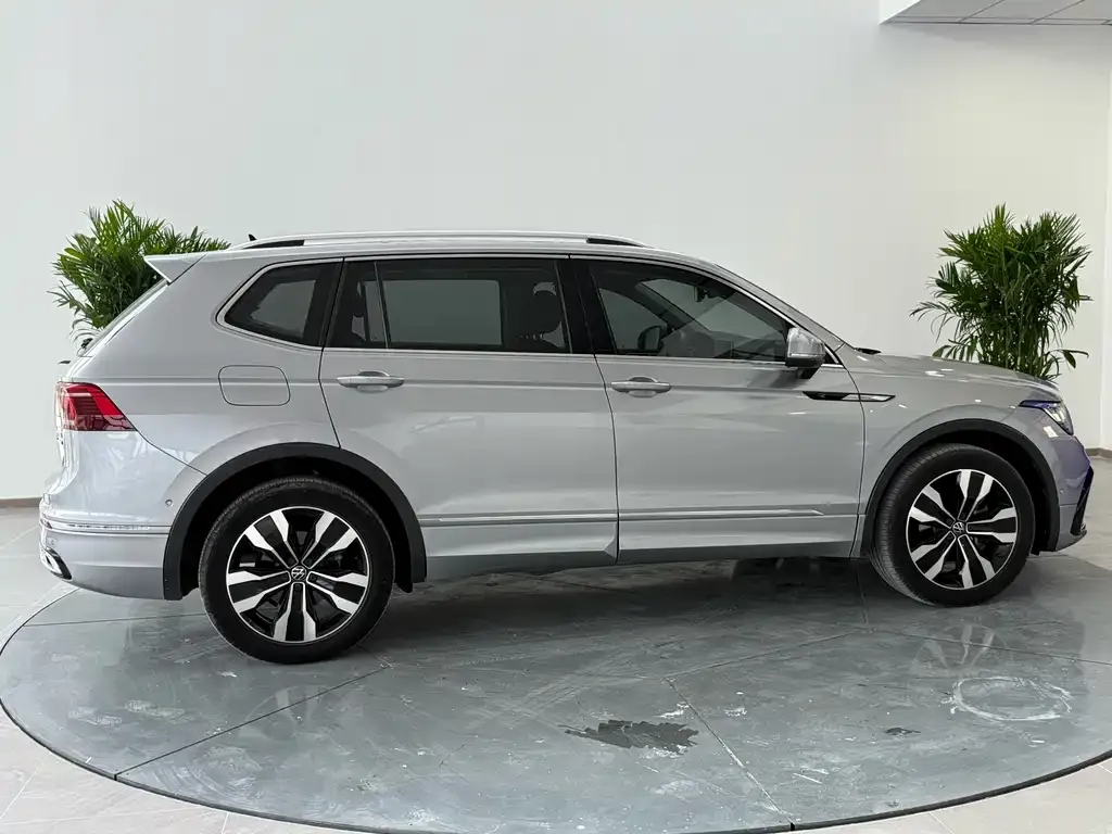 Volkswagen Tiguan L 2021 из CN, фото 7