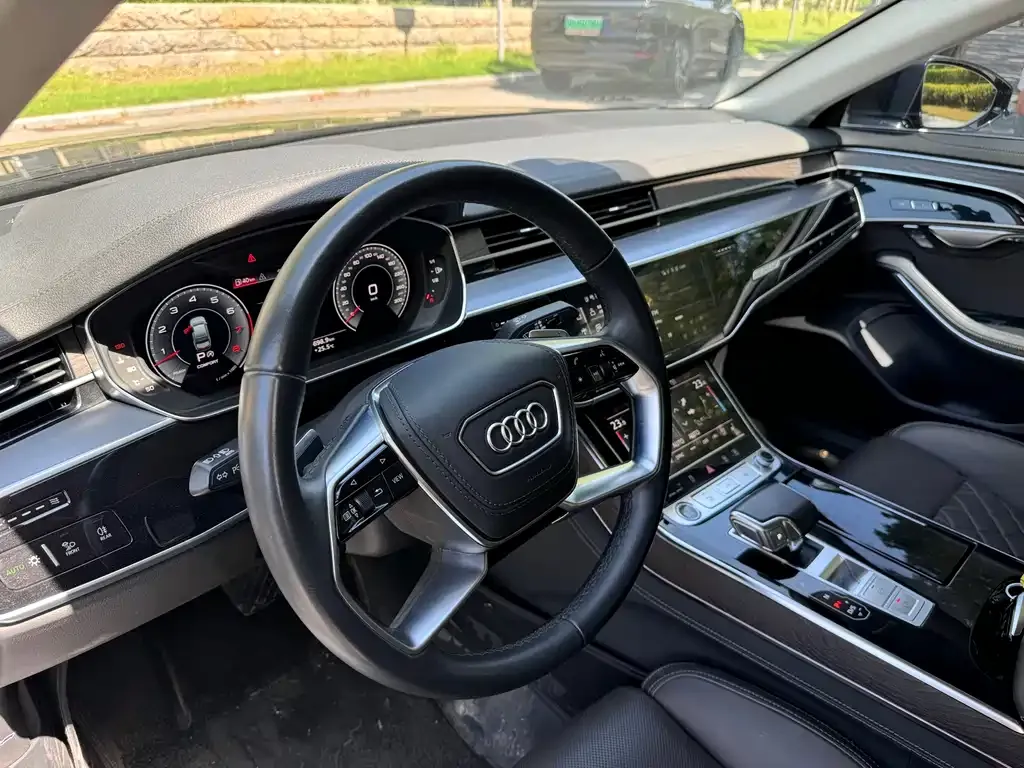 Audi A8 2023 из CN, фото 10