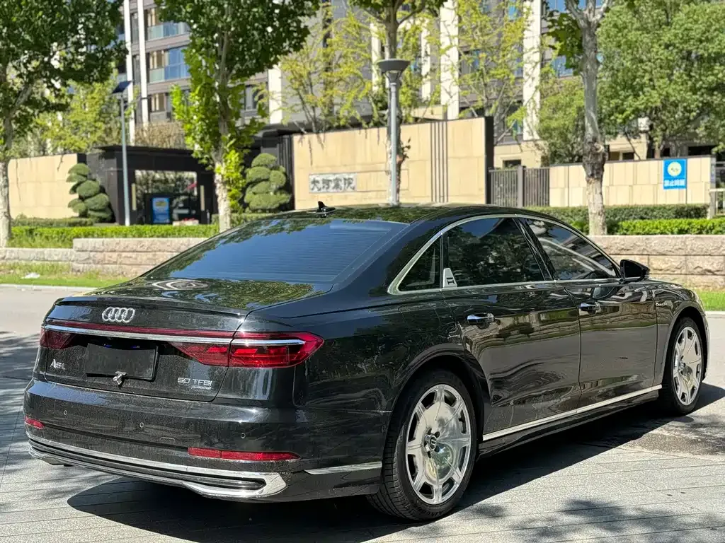 Audi A8 2023 из CN, фото 6