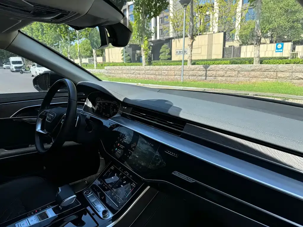 Audi A8 2023 из CN, фото 8