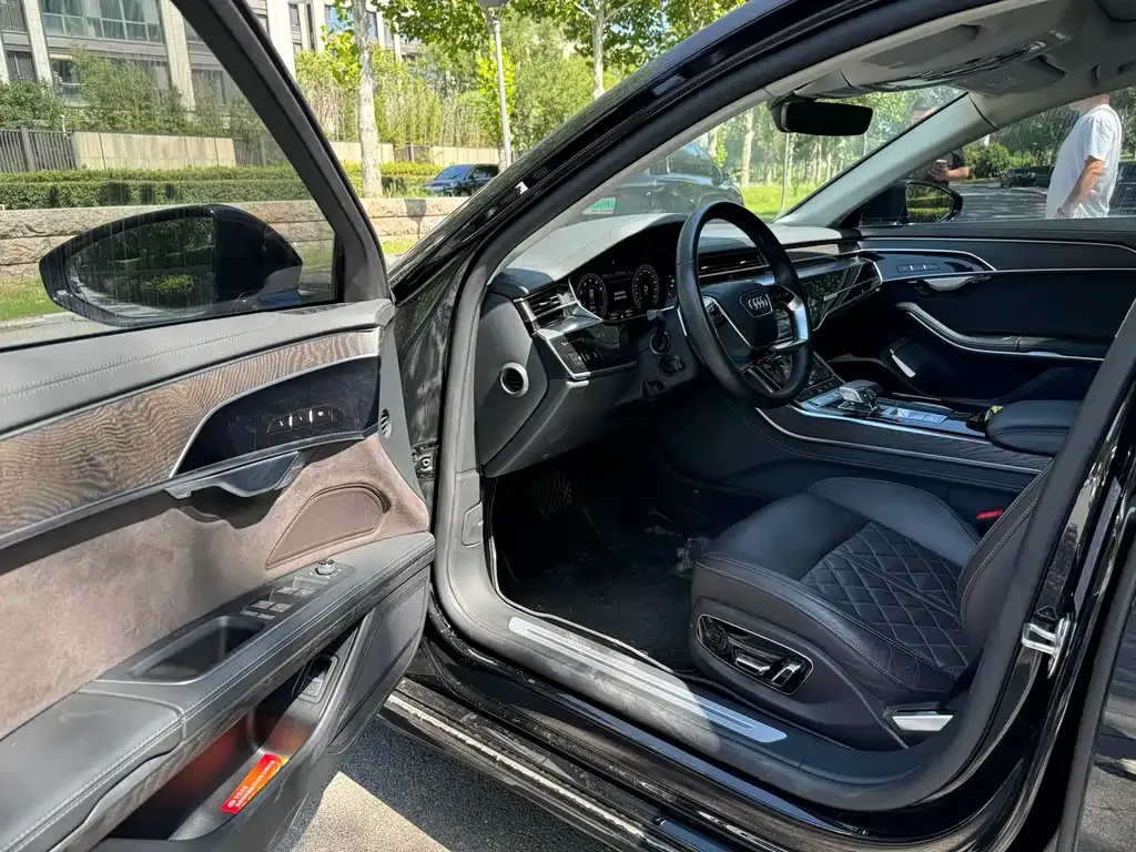 Audi A8 2023 из CN, фото 9